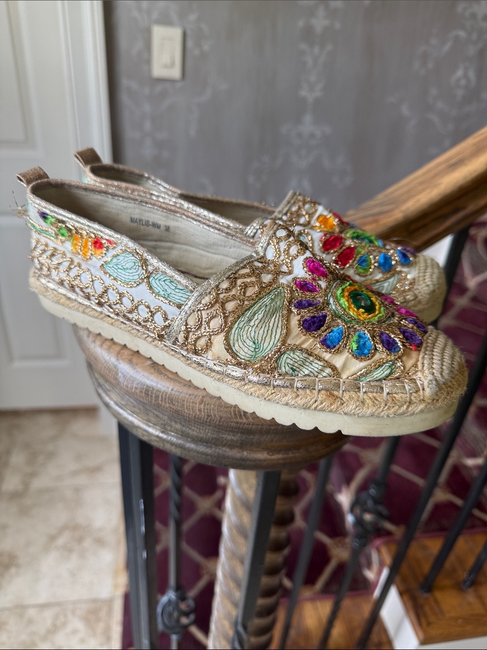 JEWELED ladies slip on espadrilles EURO 38. US 8. Preowned good condition. - Picture 9 of 9